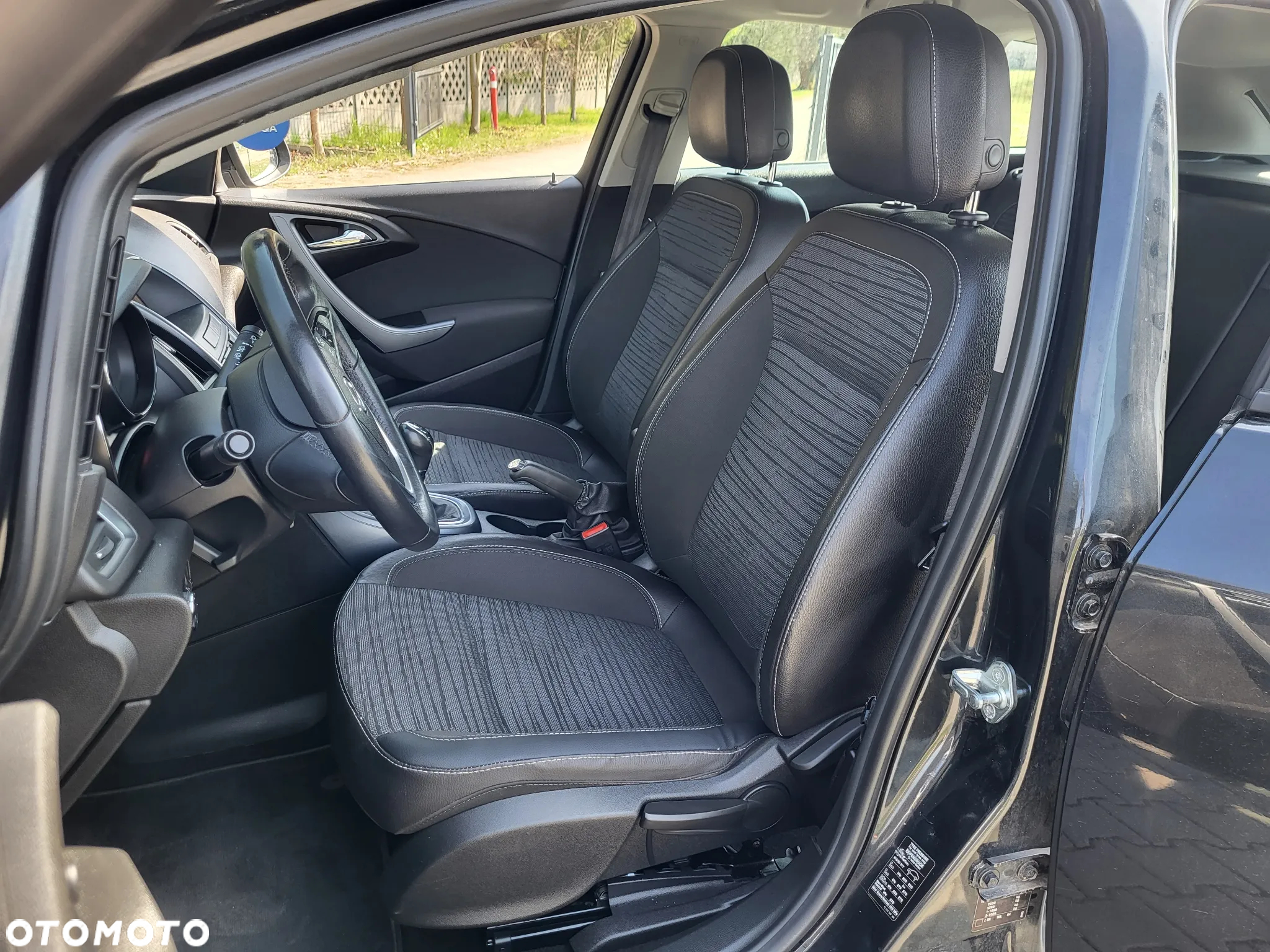 Opel Astra IV 1.4 T Cosmo - 18