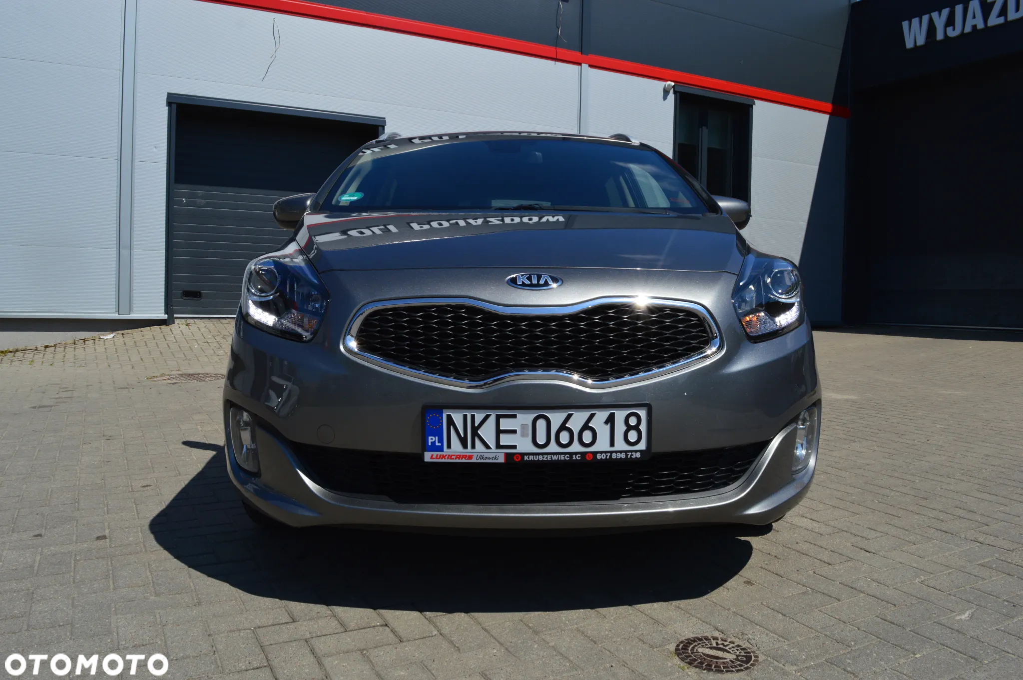 Kia Carens 1.6 GDI Dream Team Edition - 12