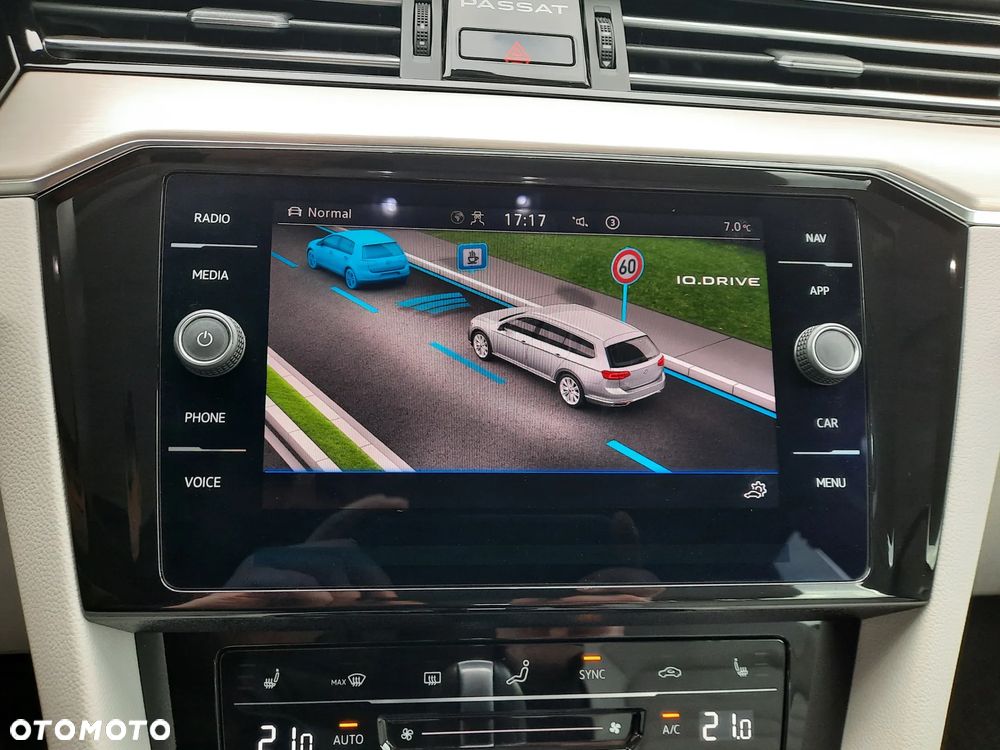 Volkswagen Passat 2.0 TDI Elegance DSG - 29