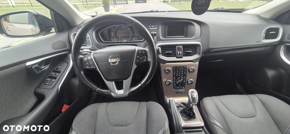 Volvo V40 D2 Momentum - 8