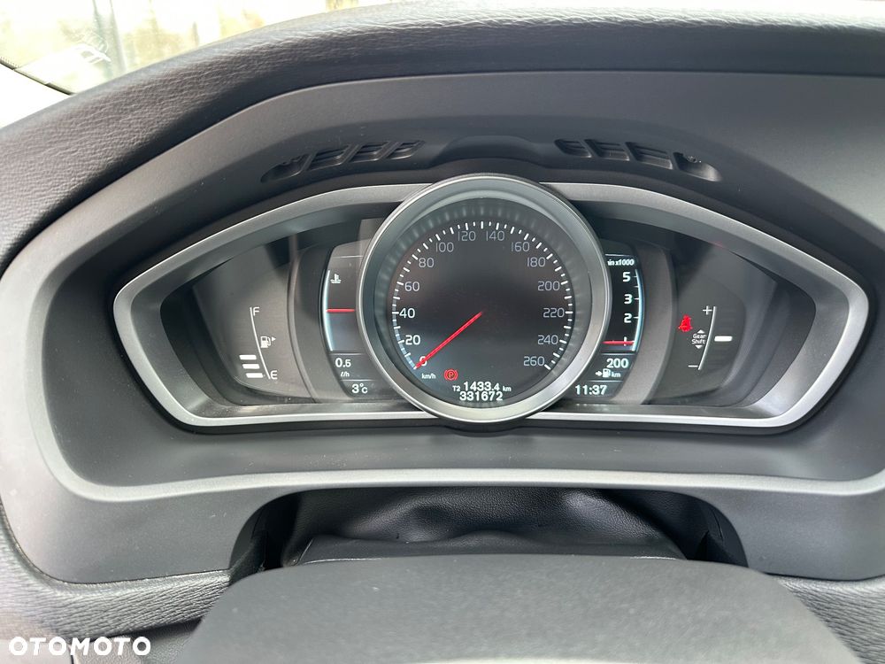 Volvo V40 D4 Drive-E Ocean Race - 24