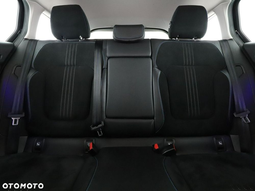 Renault Megane ENERGY TCe 205 EDC GT - 19
