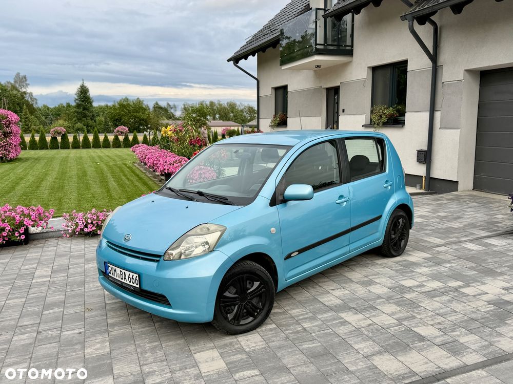 Daihatsu Sirion 1.0 CooLine - 1