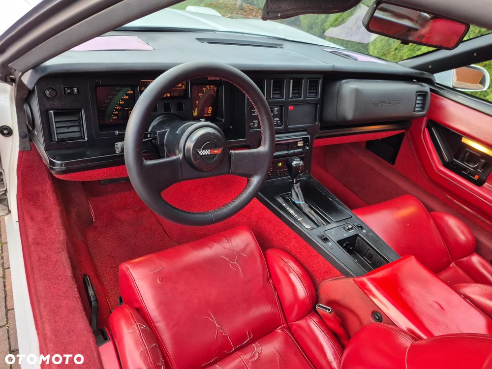 Chevrolet Corvette - 22