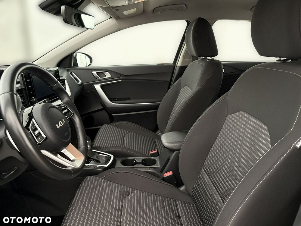 Kia Ceed - 13