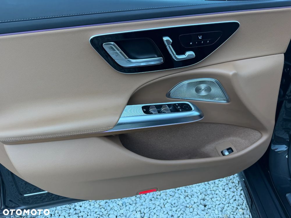 Mercedes-Benz Klasa E 300 de PHEV 4-Matic Avantgarde 9G-Tronic - 25