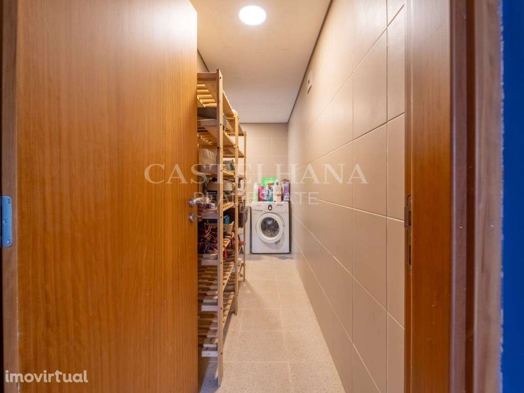 Moradia Independente T8+2 com Jardim e Terraços - Grande imagem: 5/45