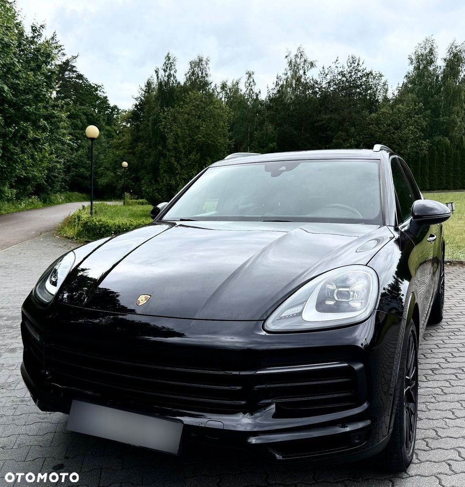 Porsche Cayenne - 1