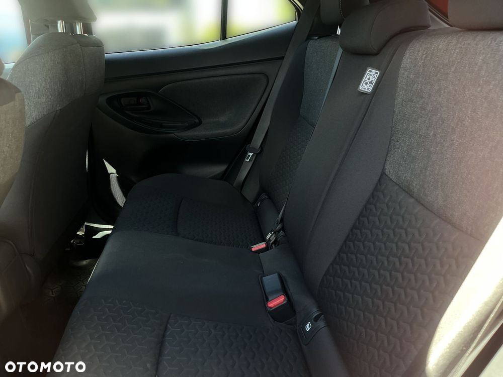 Toyota Yaris Cross Hybrid 1.5 Comfort 4x4 - 14