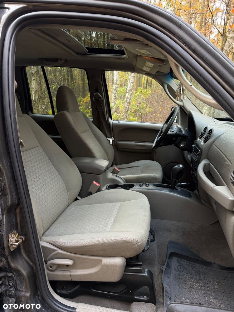 Jeep Liberty 3.7 4x4 - 16