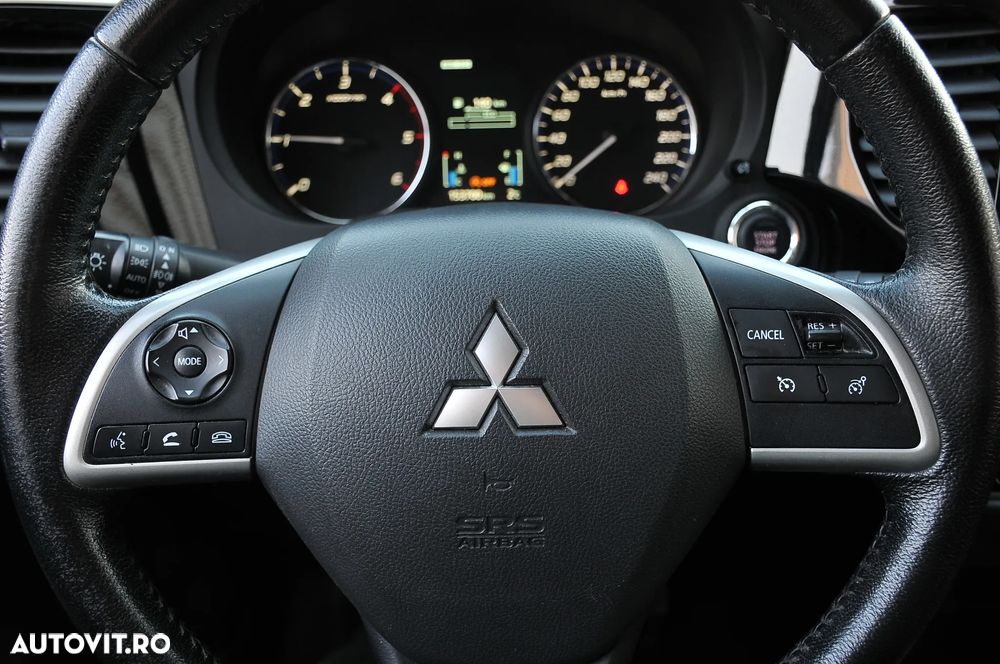 Mitsubishi Outlander 2.2 DI-D 4WD Intense - 22