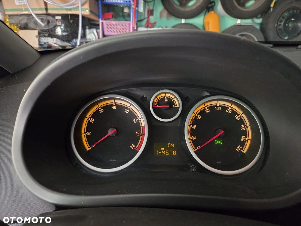 Opel Corsa 1.2 16V Enjoy - 11