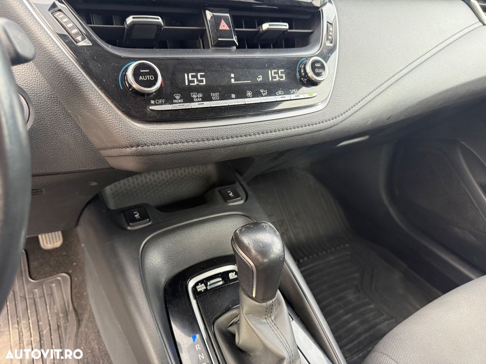 Toyota Corolla 1.8 HSD Business - 22