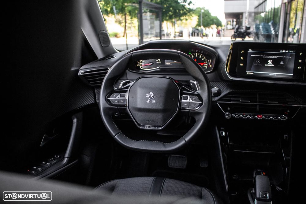 Peugeot 2008 1.5 BlueHDi Allure EAT8 - 33