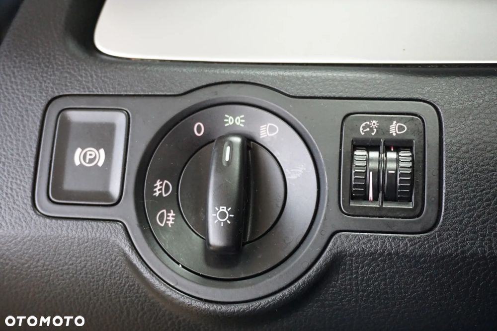 Volkswagen Passat Variant 2.0 TDI DPF Comfortline Blue Motion Technology - 33