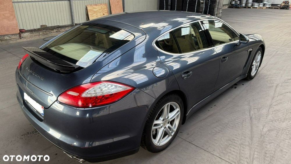 Porsche Panamera - 1