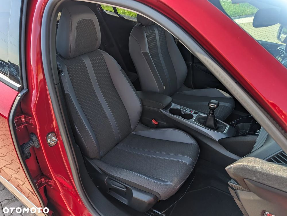 Peugeot 2008 1.2 Pure Tech Allure S&S - 37