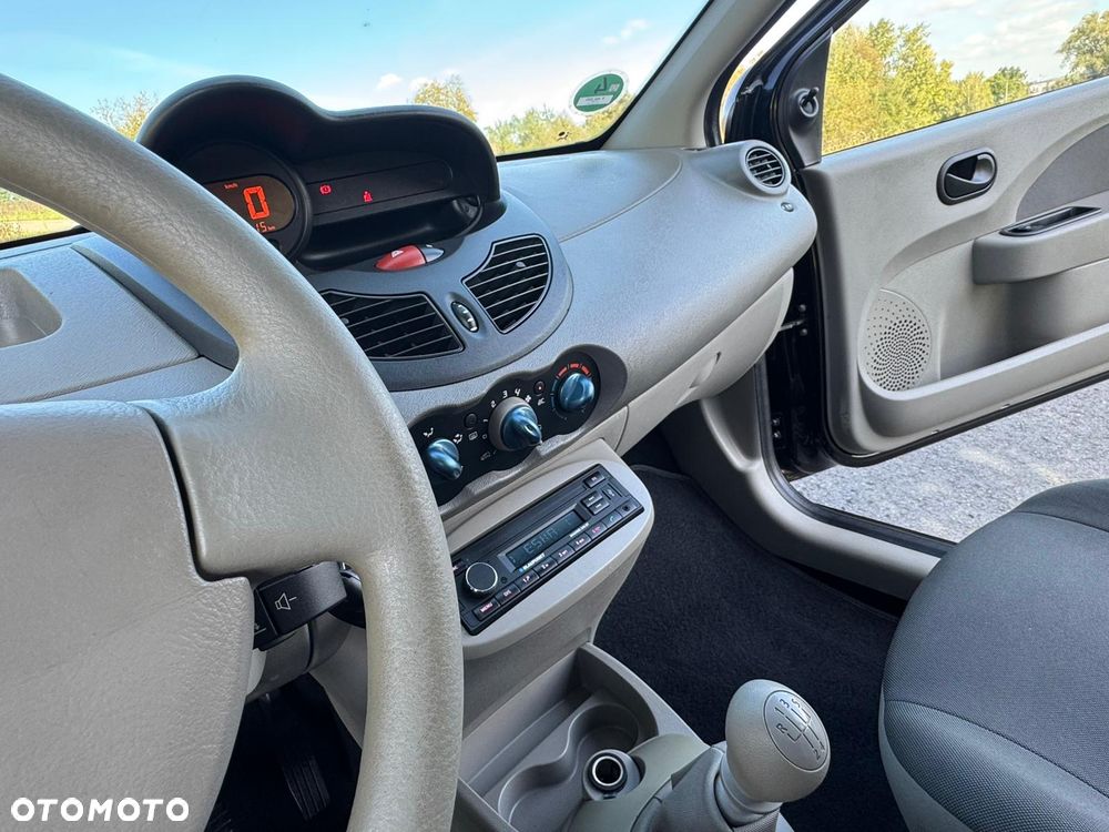 Renault Twingo 1.2 8V Access - 30