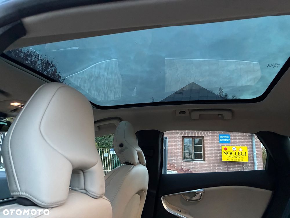 Volvo V40 D2 - 13