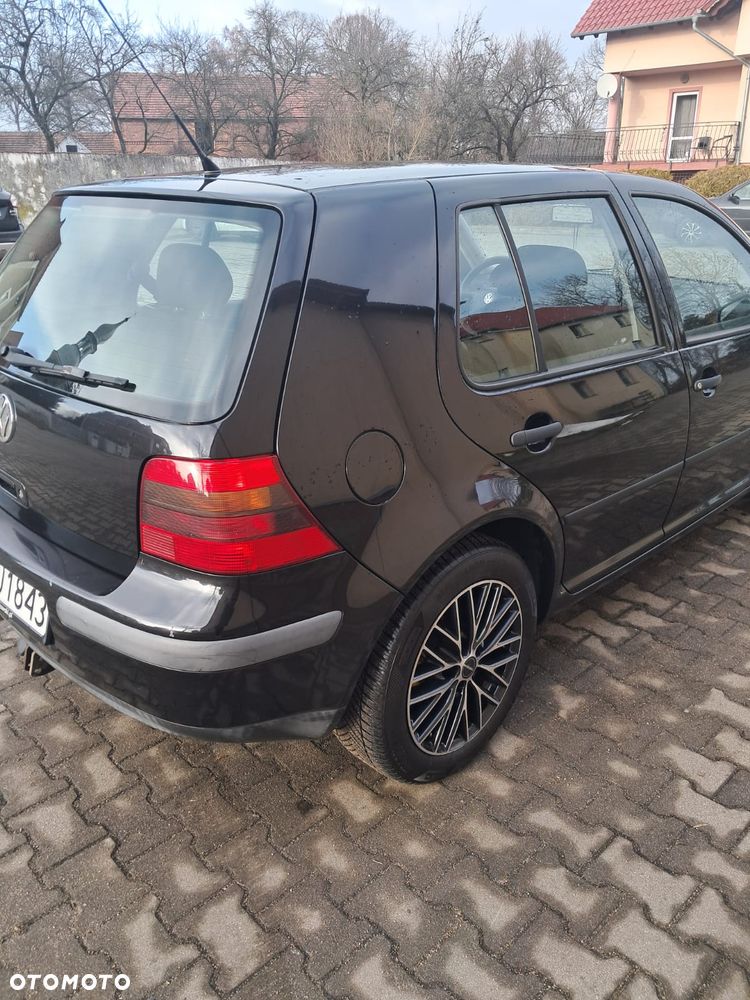 Volkswagen Golf - 5