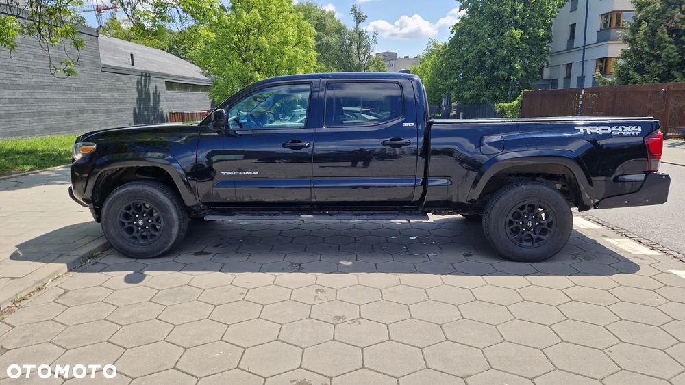 Toyota Tacoma - 7