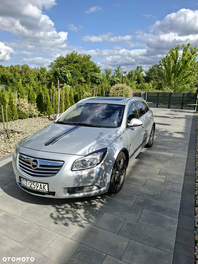 Opel Insignia 2.0 Turbo Sports Tourer 4x4 Automatik - 1