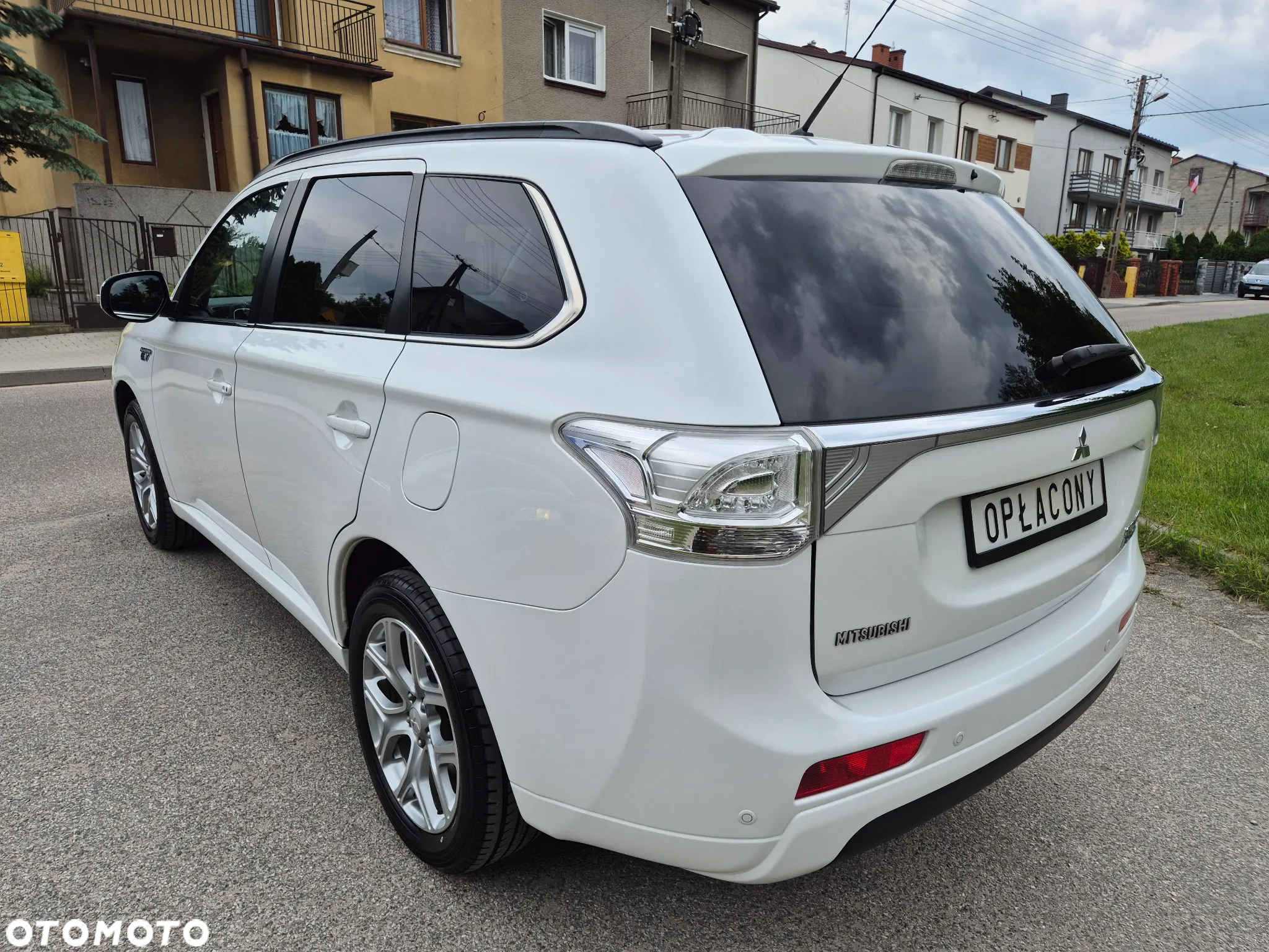 Mitsubishi Outlander 2.0 4WD Plug-In Hybrid - 18