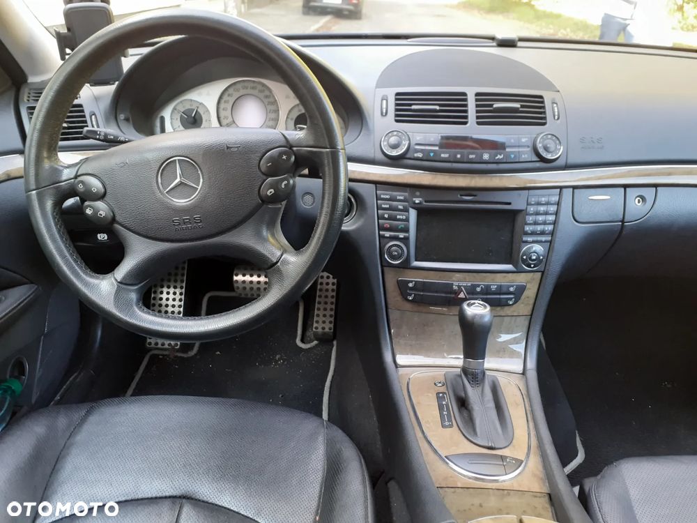Mercedes-Benz Klasa E 320 T CDI 4Matic Automatik Avantgarde DPF - 13