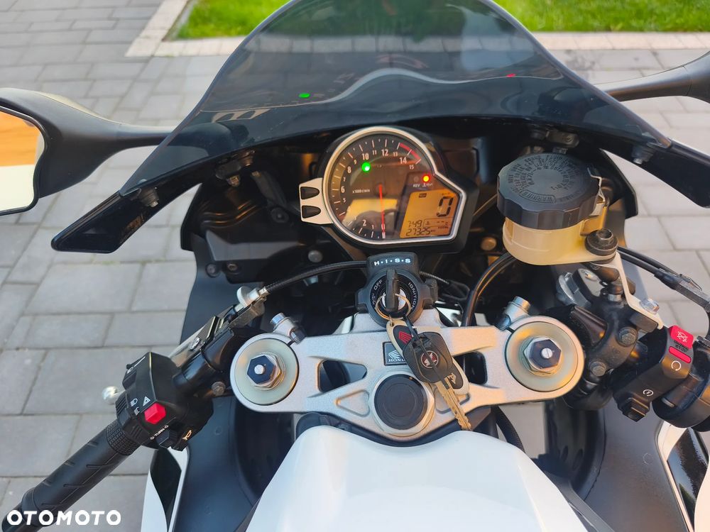 Honda CBR - 28