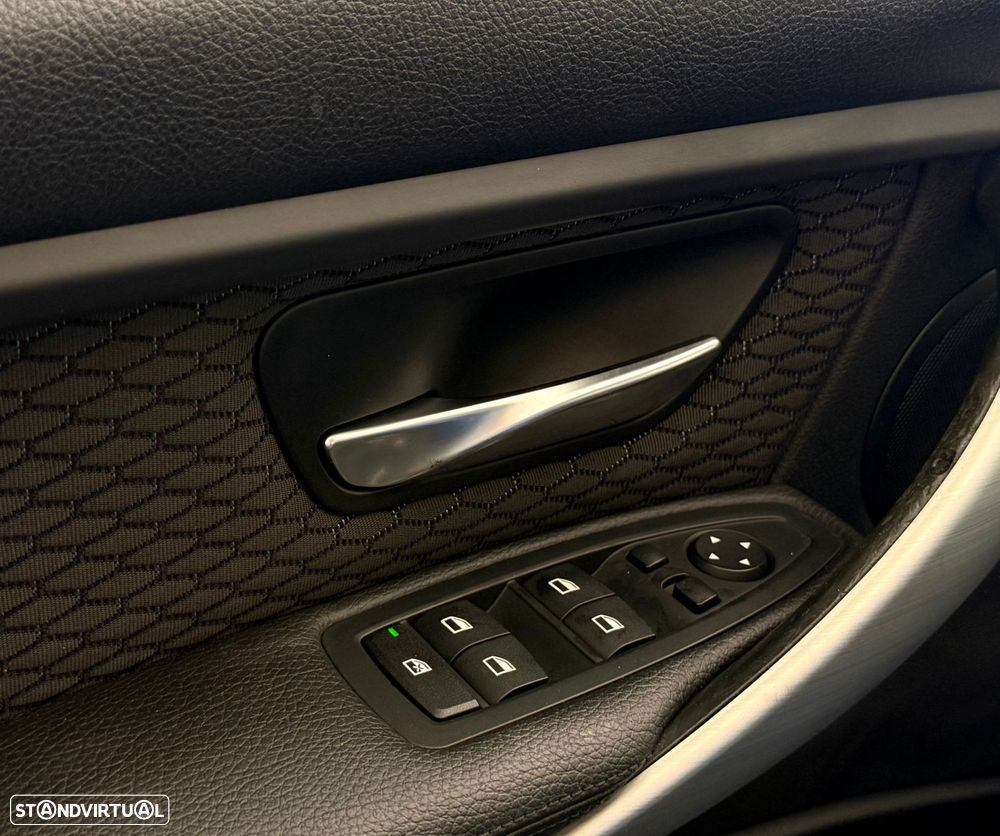 BMW 328 i Pack M - 32