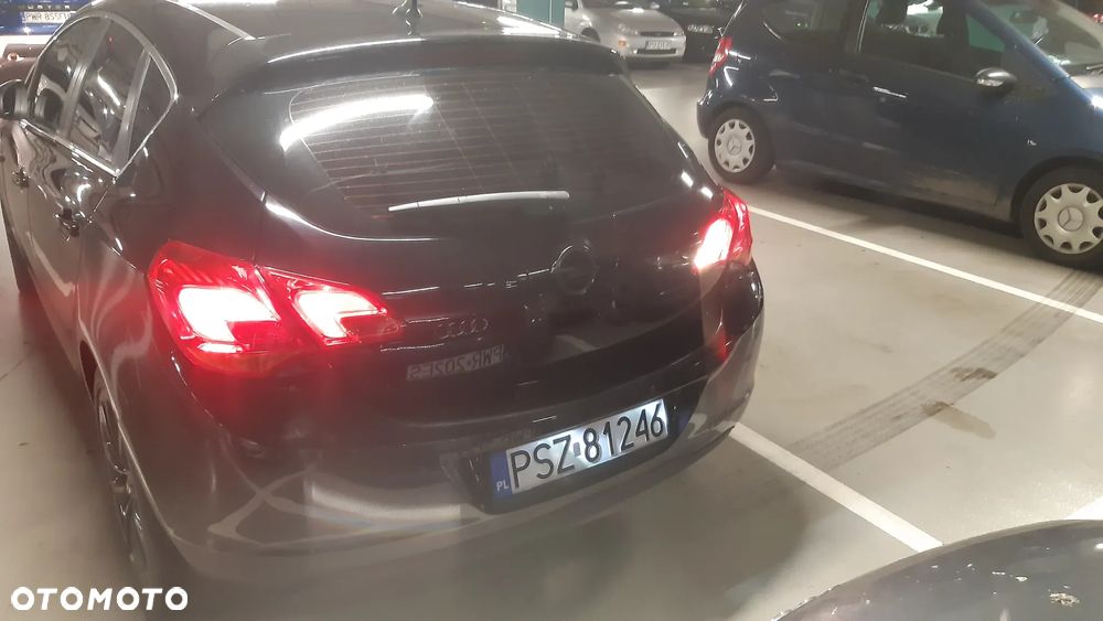 Opel Astra 1.7 CDTI DPF Cosmo - 11