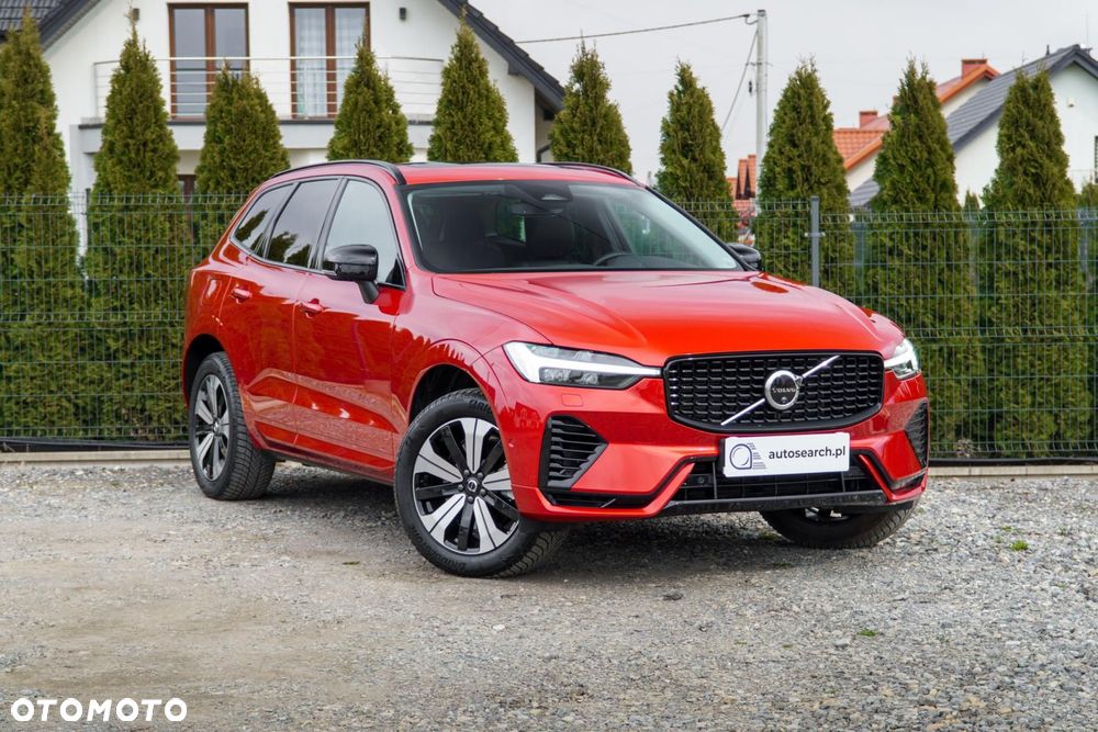 Volvo XC 60 T6 Plug-In Hybrid AWD Plus Dark - 3