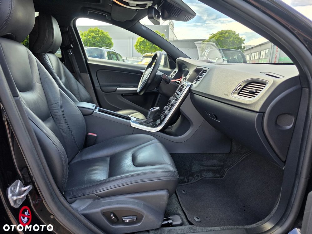 Volvo V60 D6 Plug-In-Hybrid AWD Geartronic Summum - 7