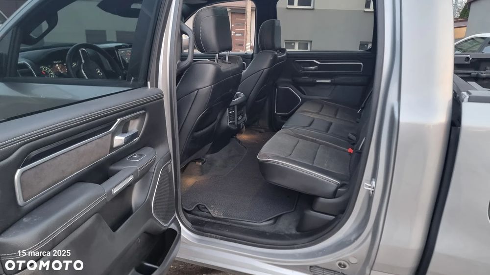 RAM 1500 Crew Cab Shortbed Laramie - 29
