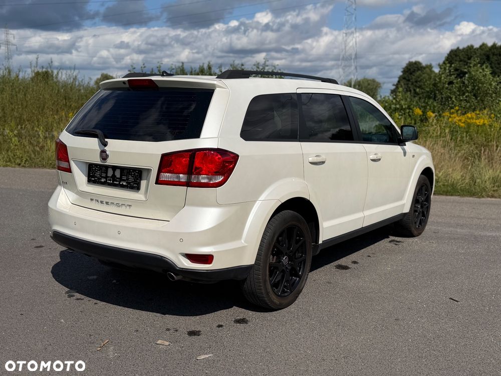 Fiat Freemont 2.0 Multijet Black Code AWD - 3
