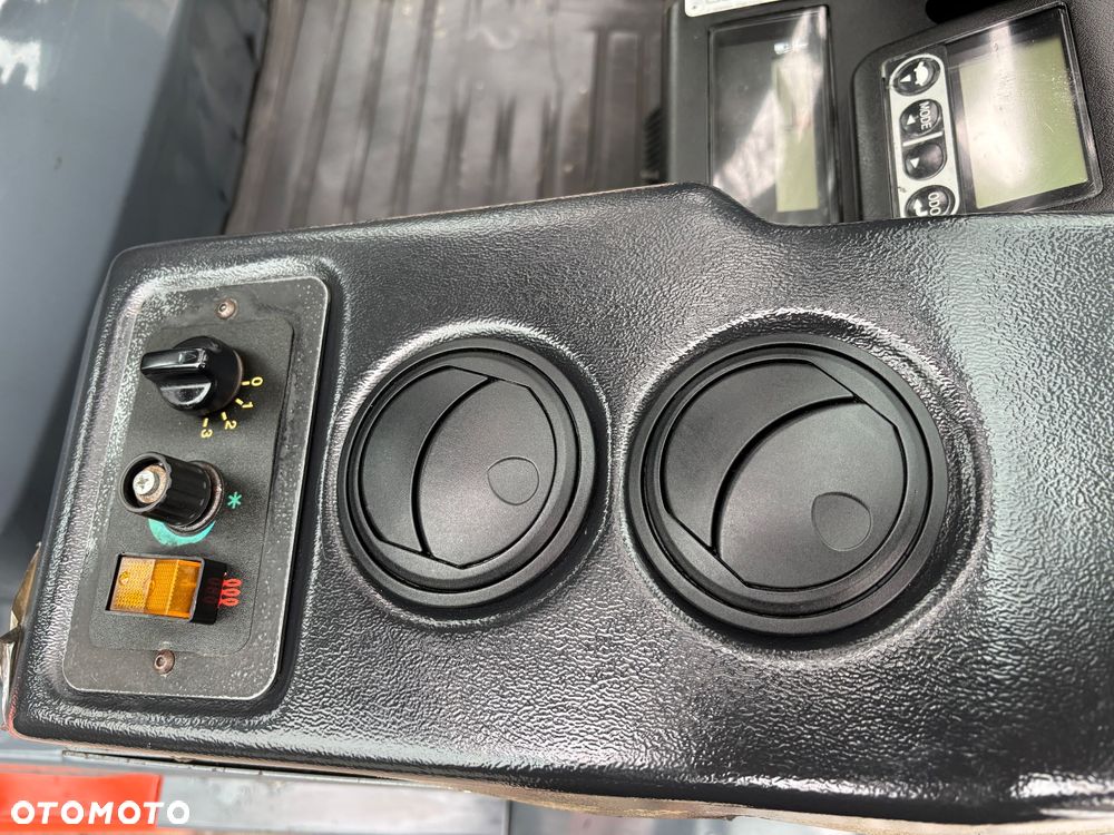 Toyota 8FGF25 GWARANCJA LPG BENZYNA triplex ORGINALNY KLIMA KABINA 49750 NETTO - 12