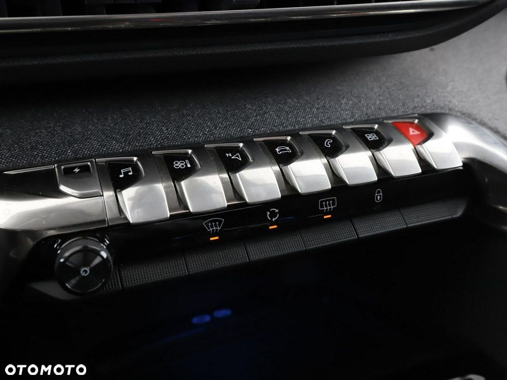 Peugeot 3008 225 e-EAT8 Allure Pack - 29