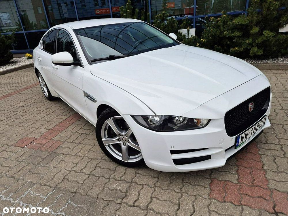 Jaguar XE 2.0 D180 S - 18