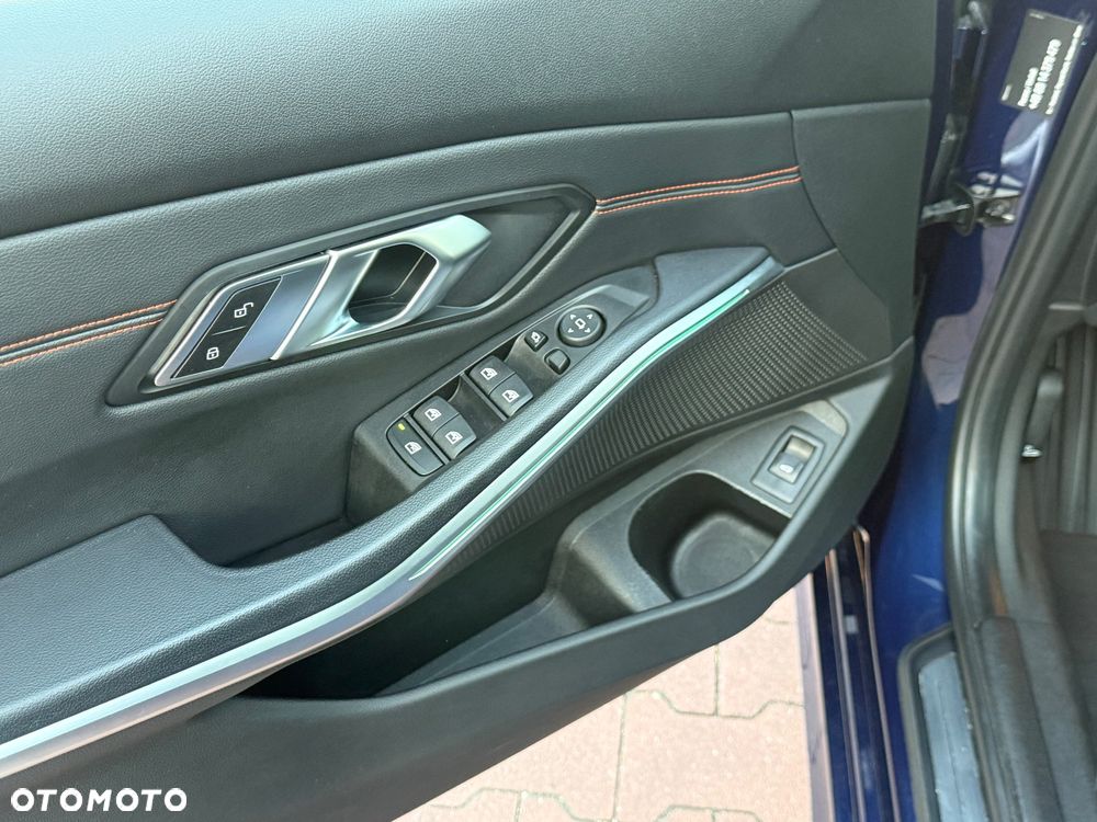 BMW Seria 3 320d Sport Line - 16