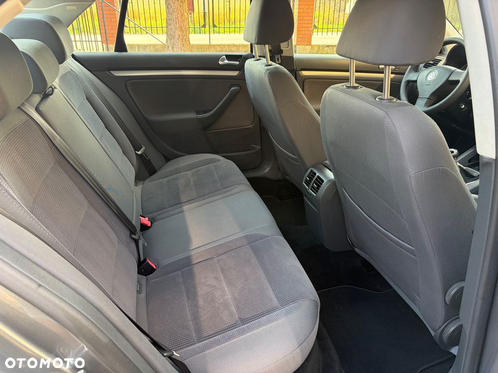 Volkswagen Jetta 1.6 Comfortline - 29