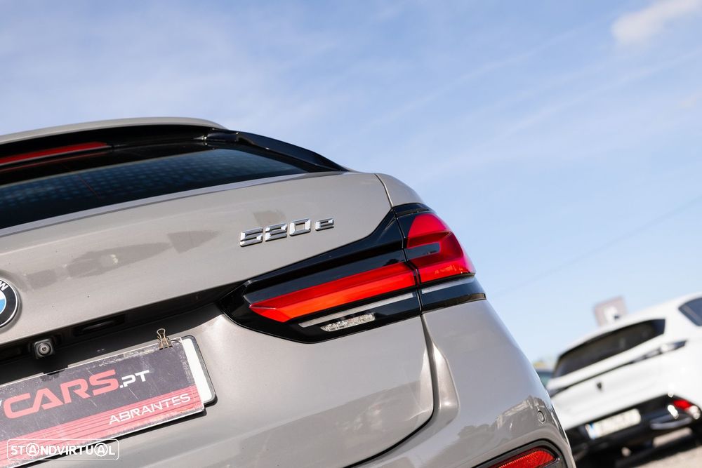 BMW 520 e Pack M - 10