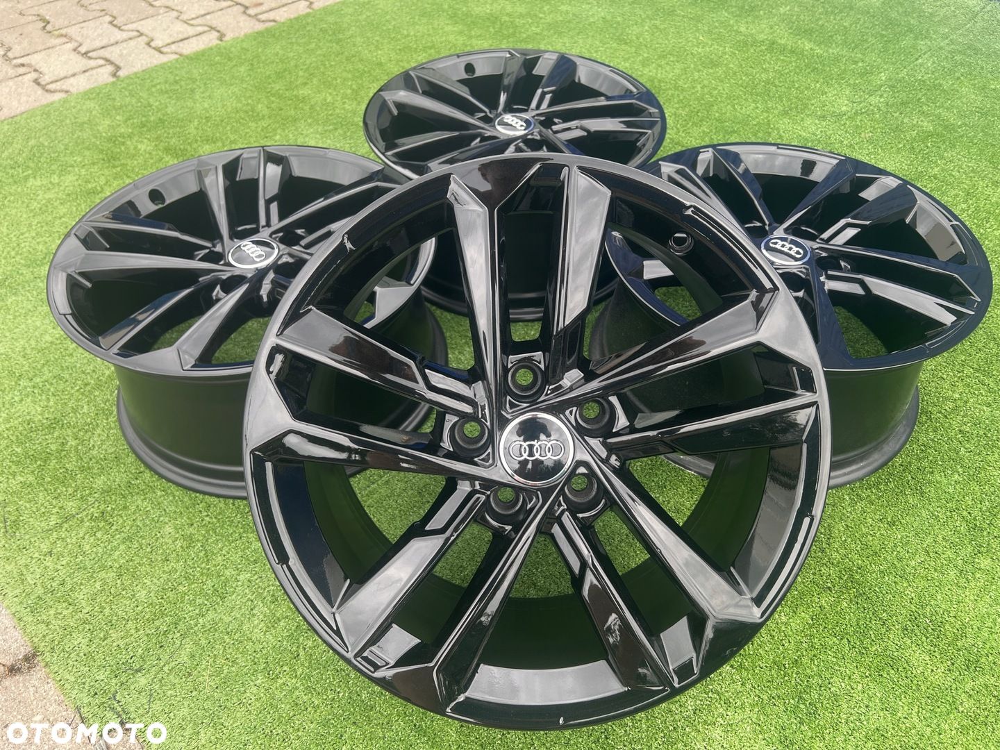 KOMPLET FELG FELGI ALU AUDI 8Y0 A3 S LINE 17 5X112 ET46 ORYGINALNE - 1