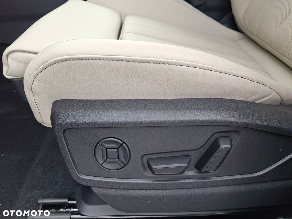 Audi Q5 Sportback - 11