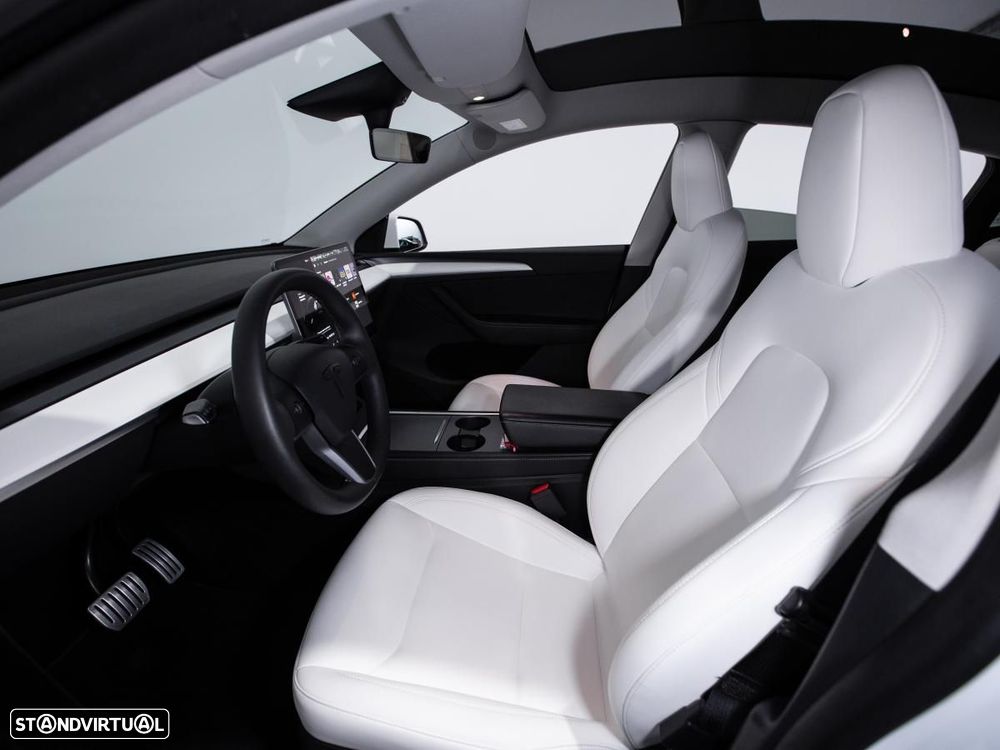 Tesla Model Y Performance Dual Motor AWD - 8
