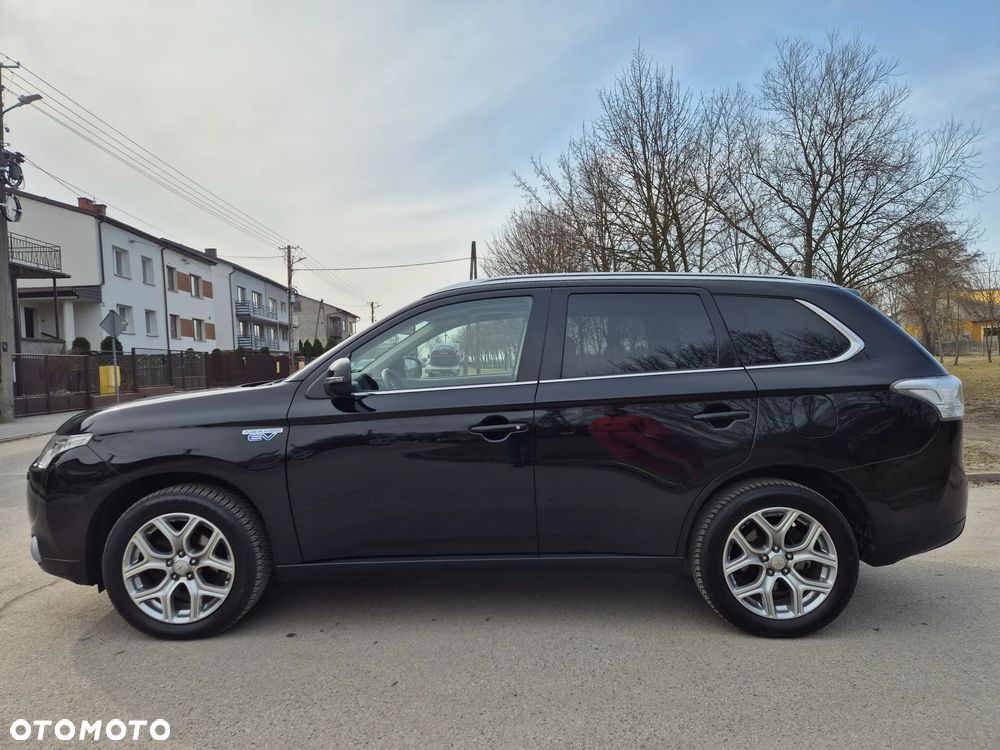 Mitsubishi Outlander - 11