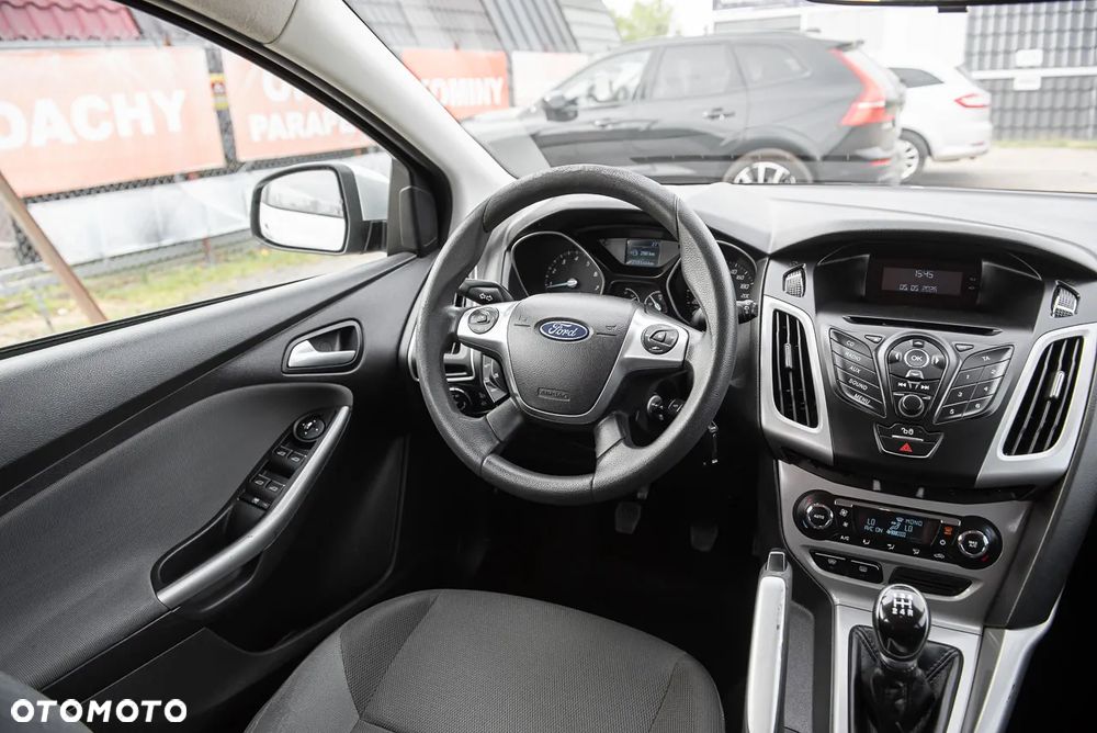 Ford Focus 1.6 EcoBoost Trend - 23