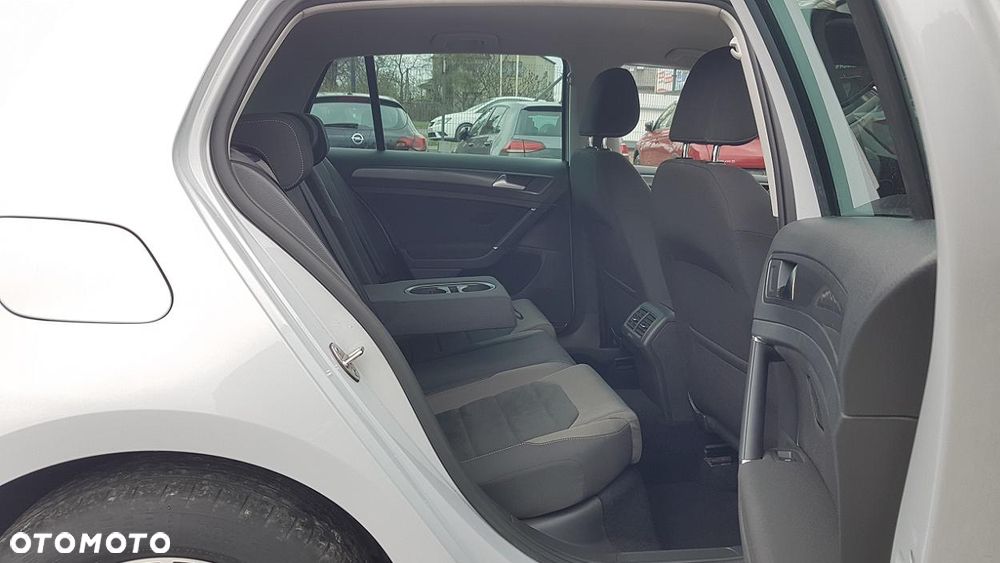 Volkswagen Golf 1.6 TDI BMT Comfortline - 31