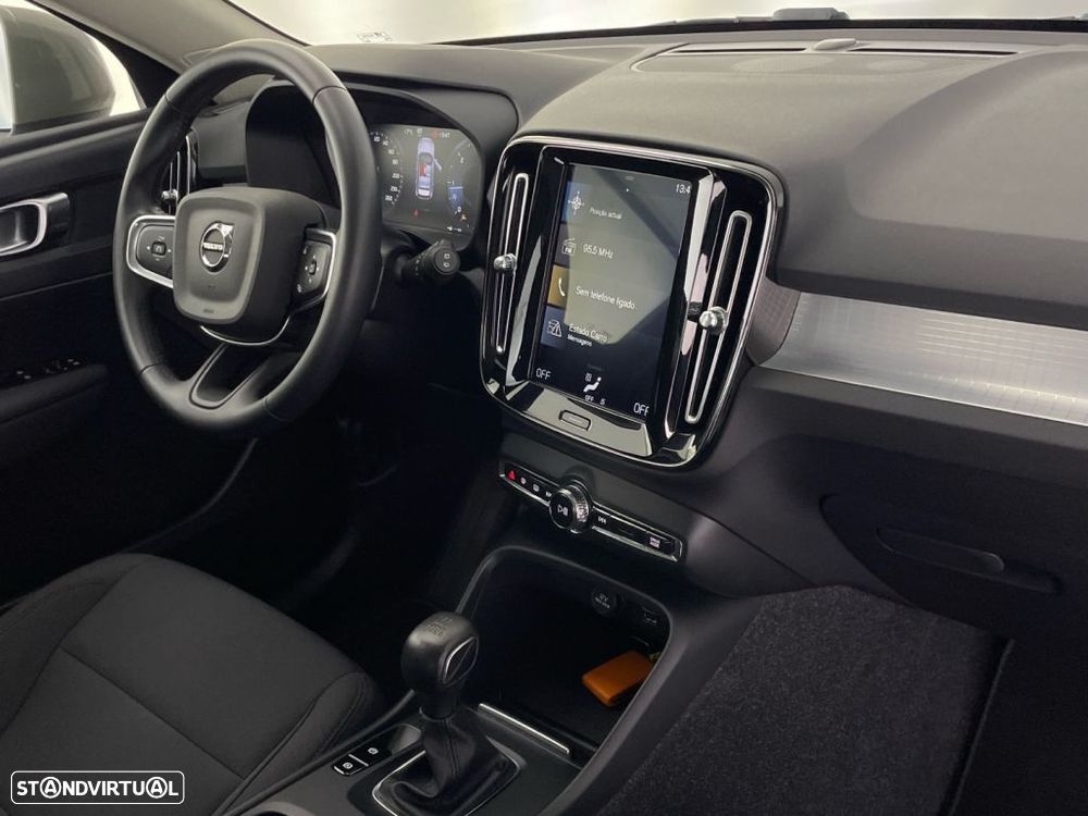 Volvo XC 40 2.0 D3 Momentum — fotografia 23