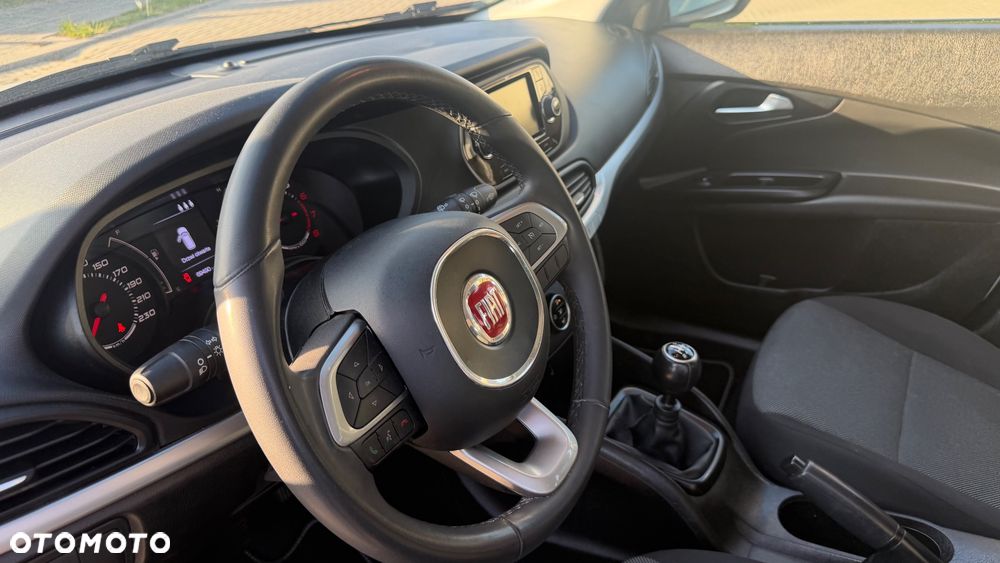 Fiat Tipo 1.4 16v Lounge EU6d - 17