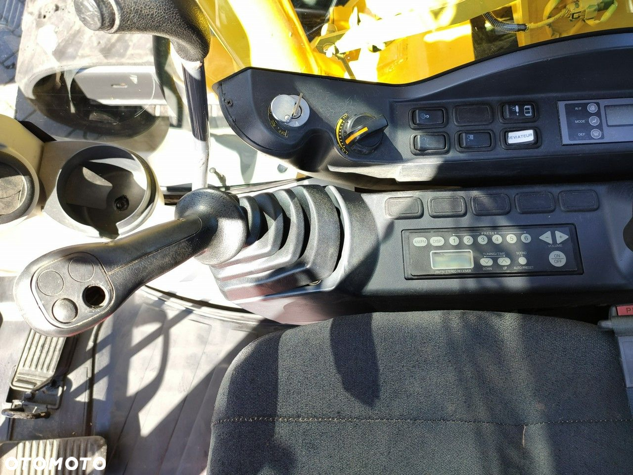 New Holland E90B SR -2 Gąsienicowa 10ton - 16